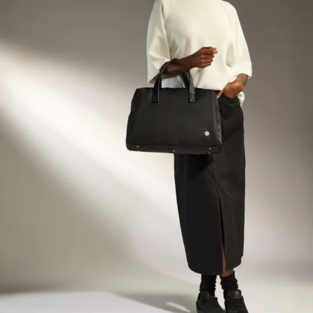 Antler Chelsea Overnight/Gym Bag Black - Love Luggage