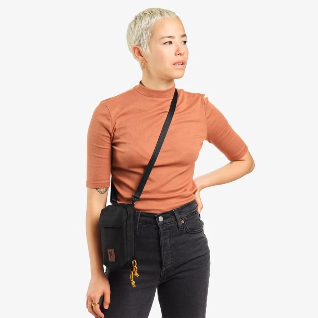 Chrome Ruckas Acc Crossbody Pouch Black - Love Luggage