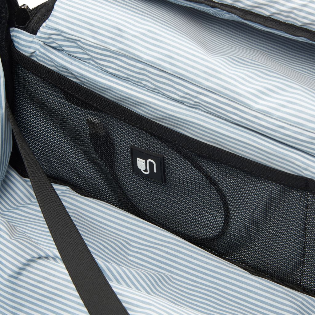 Delsey Wagram 2 - Wheel Garment Cabin Case - Black - Love Luggage