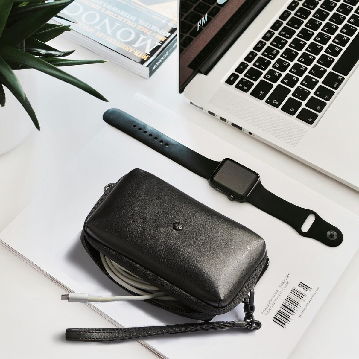 Jekyll & Hide Compact Zip Around Cable Pouch, Black - Love Luggage