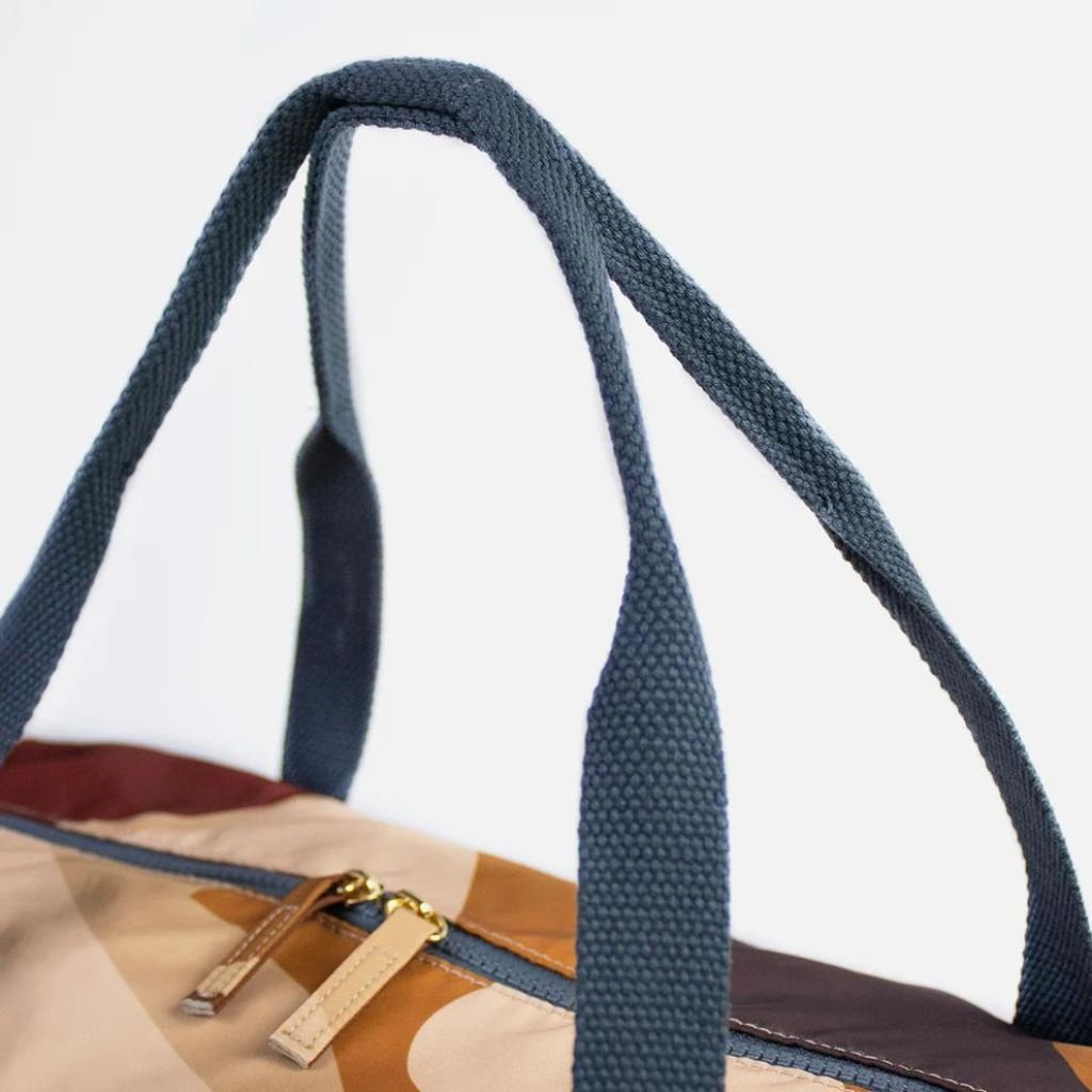 Kind Bag Weekend Duffel Holdall - Abstract Caramel - Love Luggage