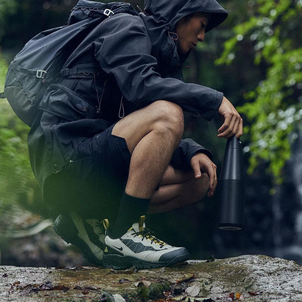 Kinto Trail Tumbler Water Bottle 1080ml / 38oz - Black - Love Luggage