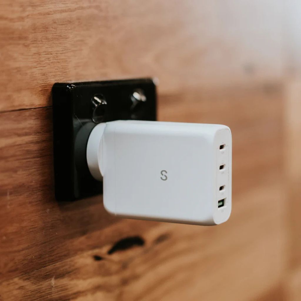 PowerOne Kit - 100W USB - C Charger - White - Love Luggage