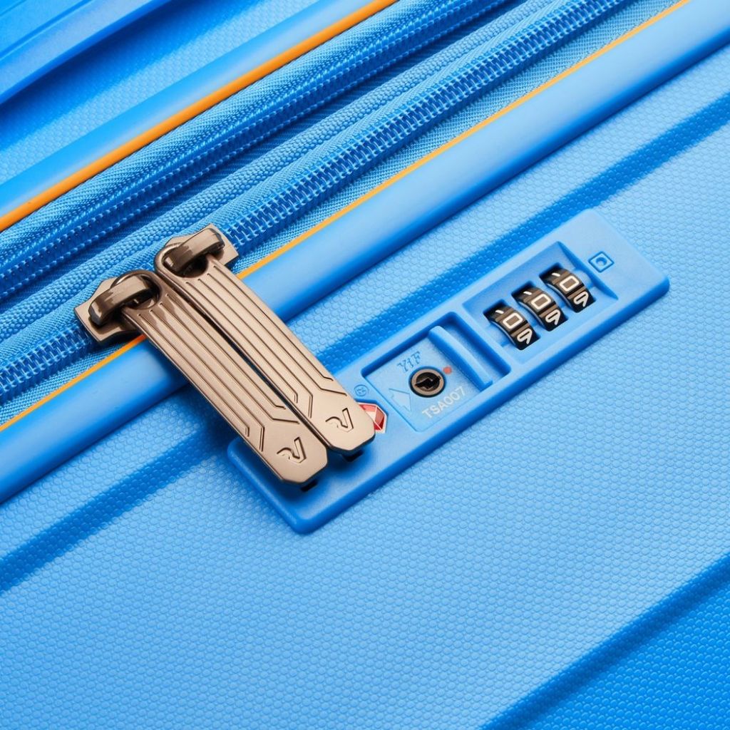 Roncato B Flying DLX Medium Exp Luggage - Sky Blue - Love Luggage