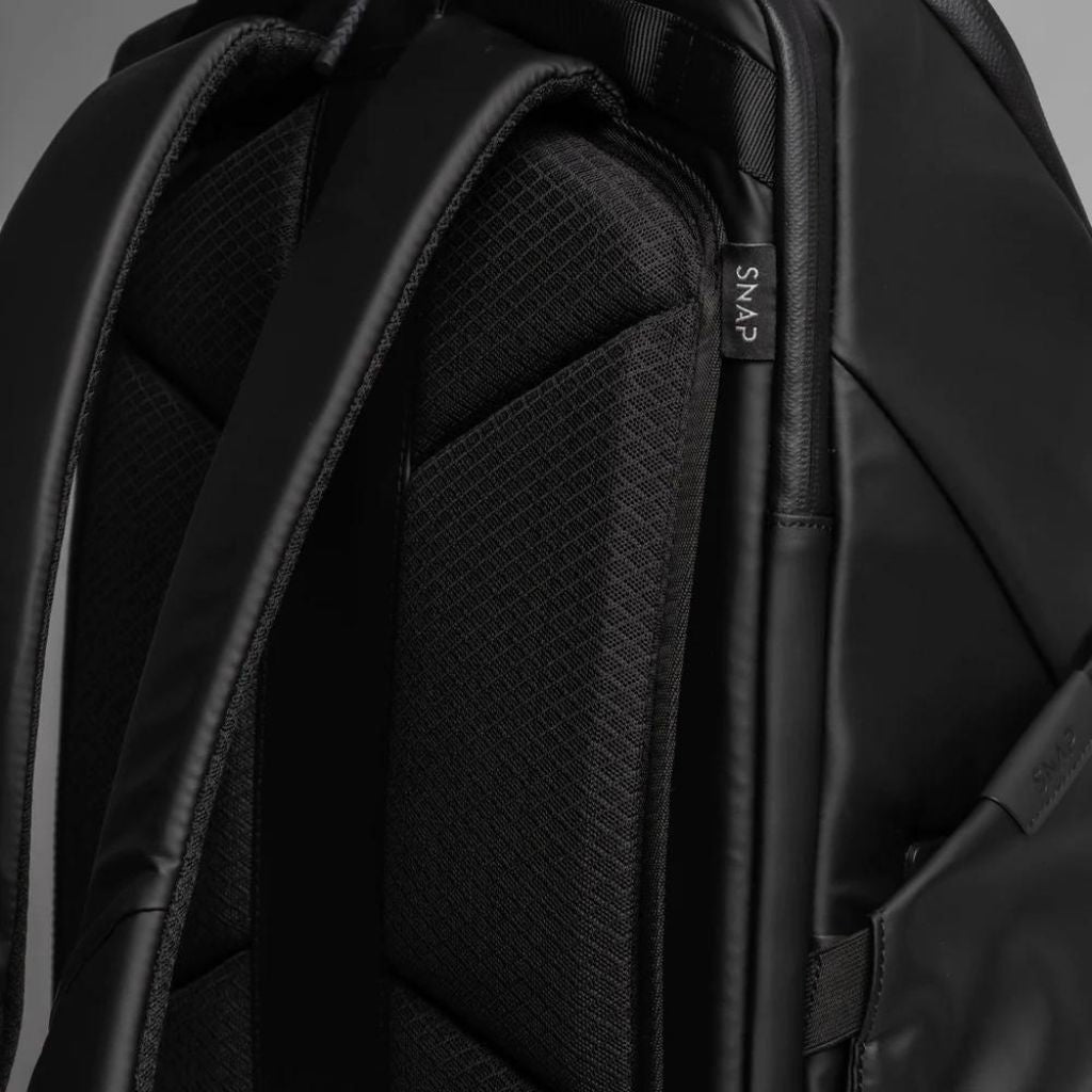 SnapWireless Trvlr 15.6" Laptop Backpack - Black - Love Luggage