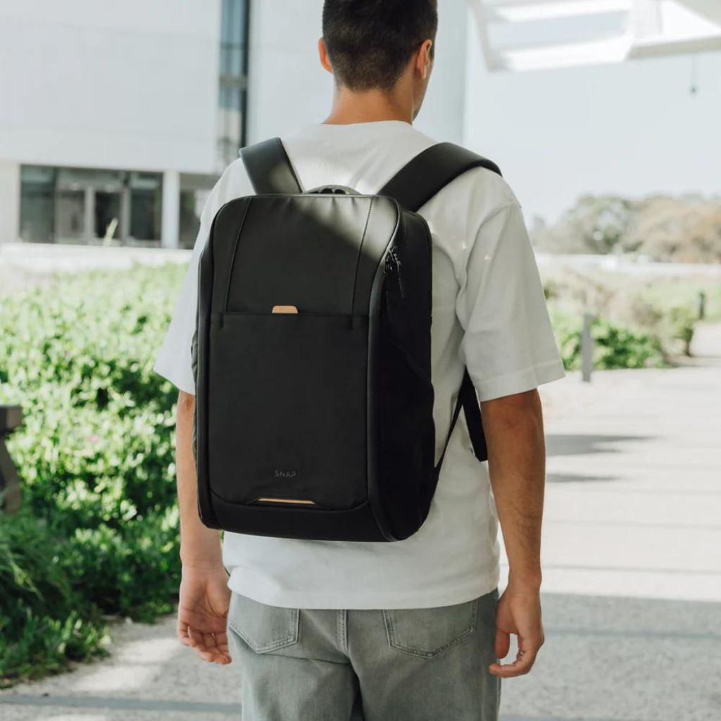 SnapWireless Trvlr 15.6" Laptop Backpack - Black - Love Luggage