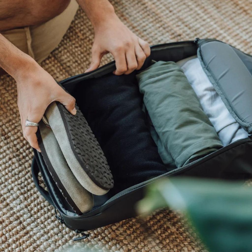 SnapWireless Trvlr 15.6" Laptop Backpack - Black - Love Luggage