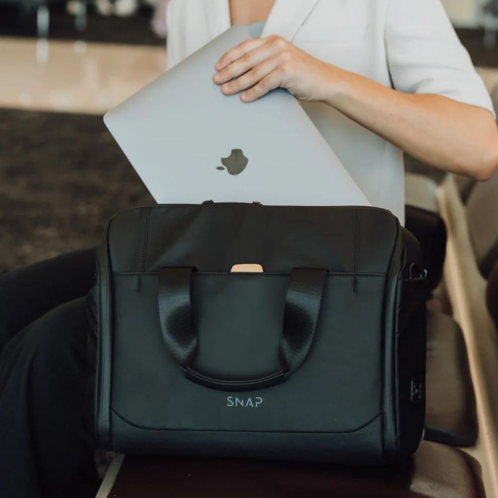 SnapWireless Trvlr Shoulder 15.6" Work Bag Black - Love Luggage