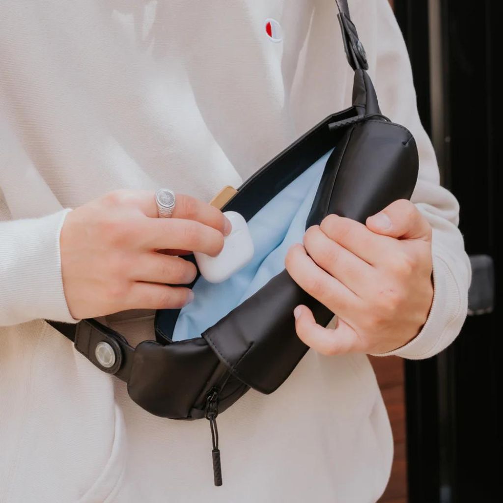 SnapWireless Trvlr Sling Shoulder Bag Black - Love Luggage