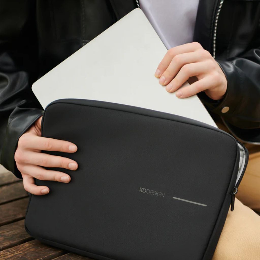 XD Design 16" Laptop Sleeve - Black - Love Luggage