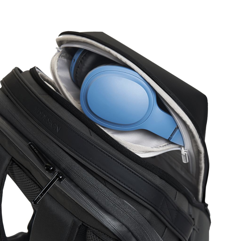 XD Design Bobby Bizz Travel Laptop Backpack - Black - Love Luggage