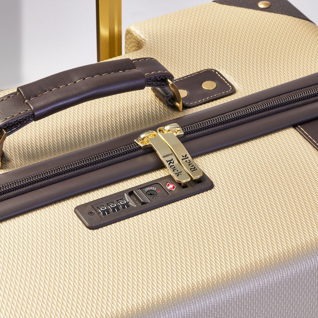 Tommy bahama top luggage set