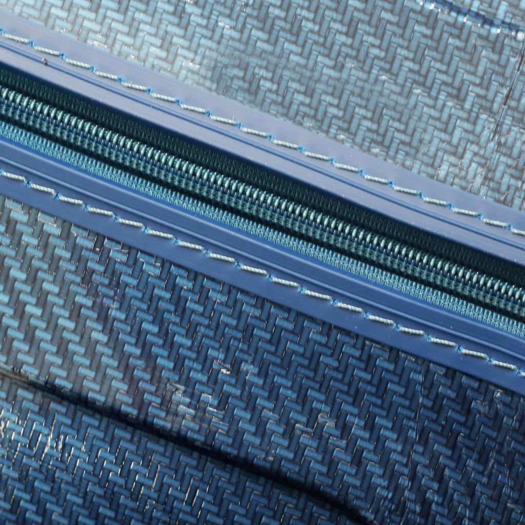 Roncato We Are Glam Carry On 55cm Spinner Suitcase 2kg - Blue - Love Luggage