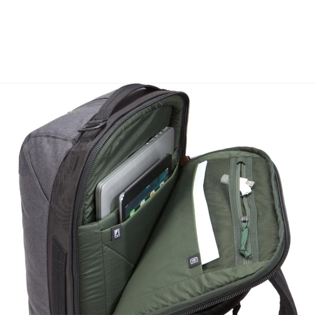 Thule Vea 21L Laptop Backpack - Black - Love Luggage