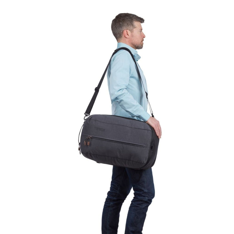 Thule Vea 21L Laptop Backpack - Black - Love Luggage