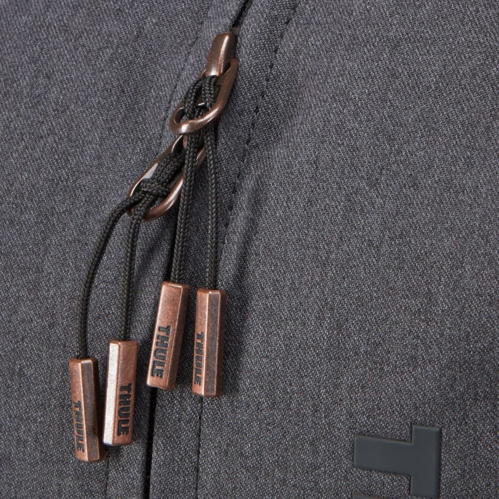 Thule Vea 21L Laptop Backpack - Black - Love Luggage